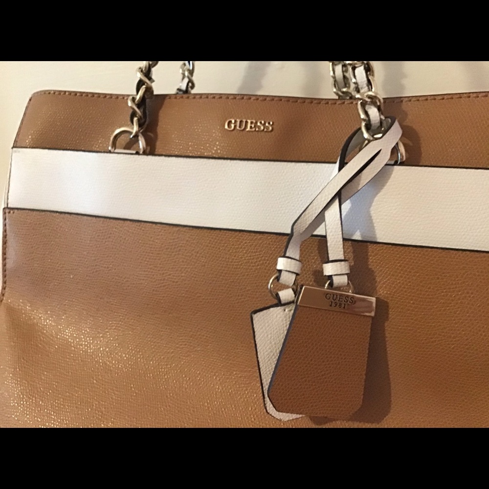 Guess Purse - Picture 2 of 8